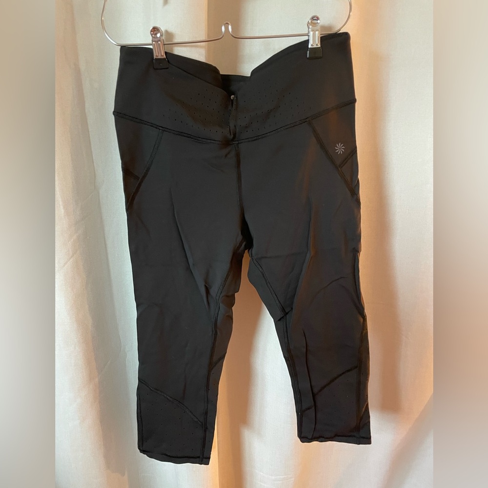 Never worn athleta crops